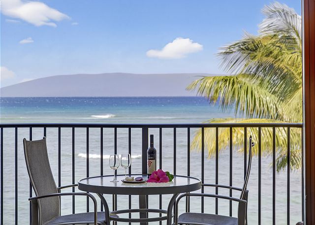 Perfect Oceanfront condo in Kahana 