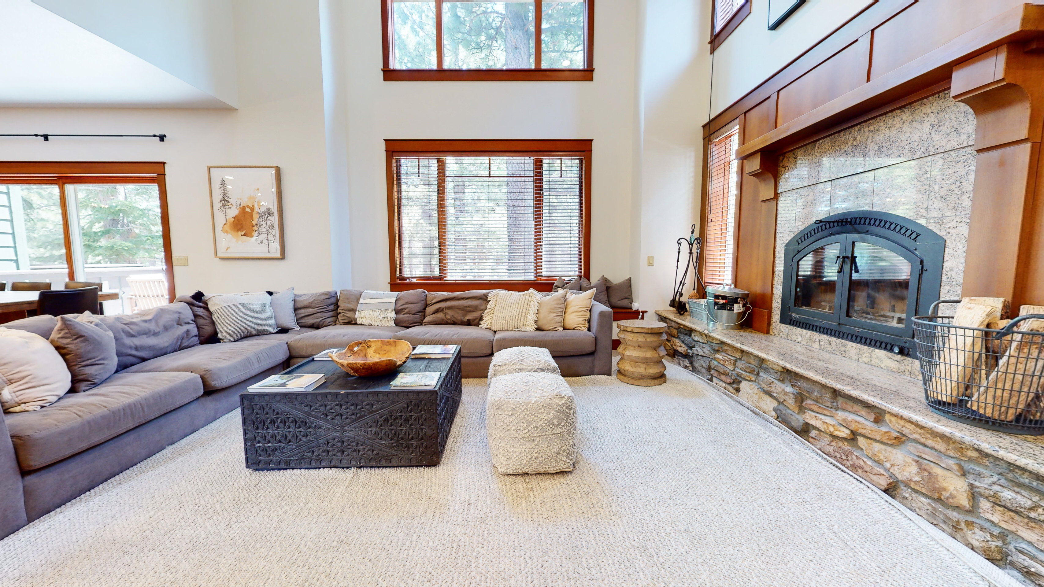 Gourmet Kitchen And Private Jacuzzi - Inviting Family Sanctuary - Mammoth Lakes, CA