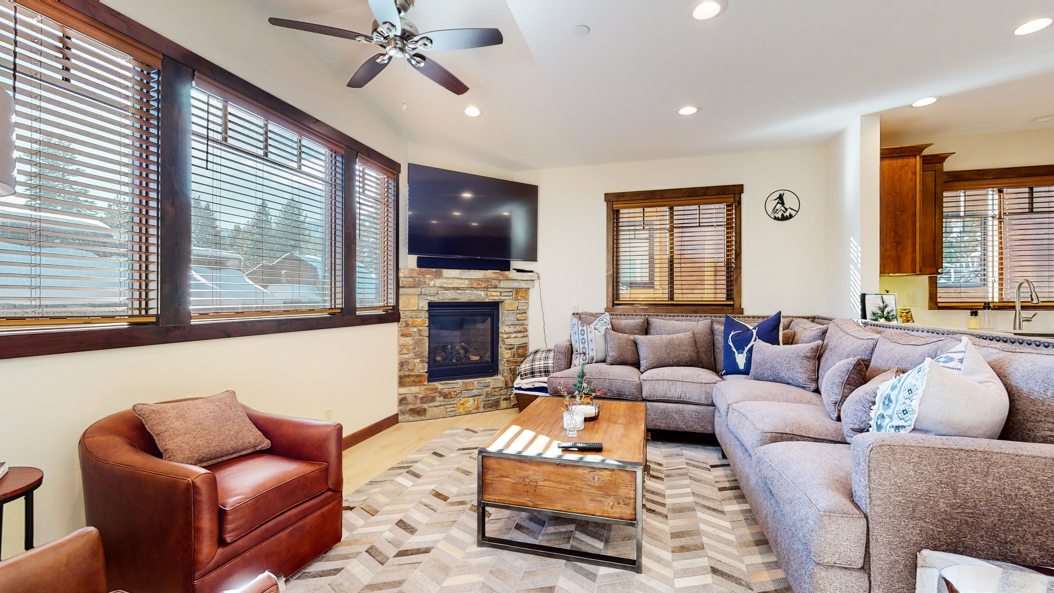 Lakeview Townhomes #5 - Mammoth Lakes, CA