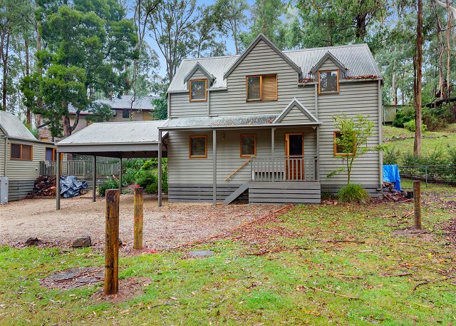 King Parrot Retreat