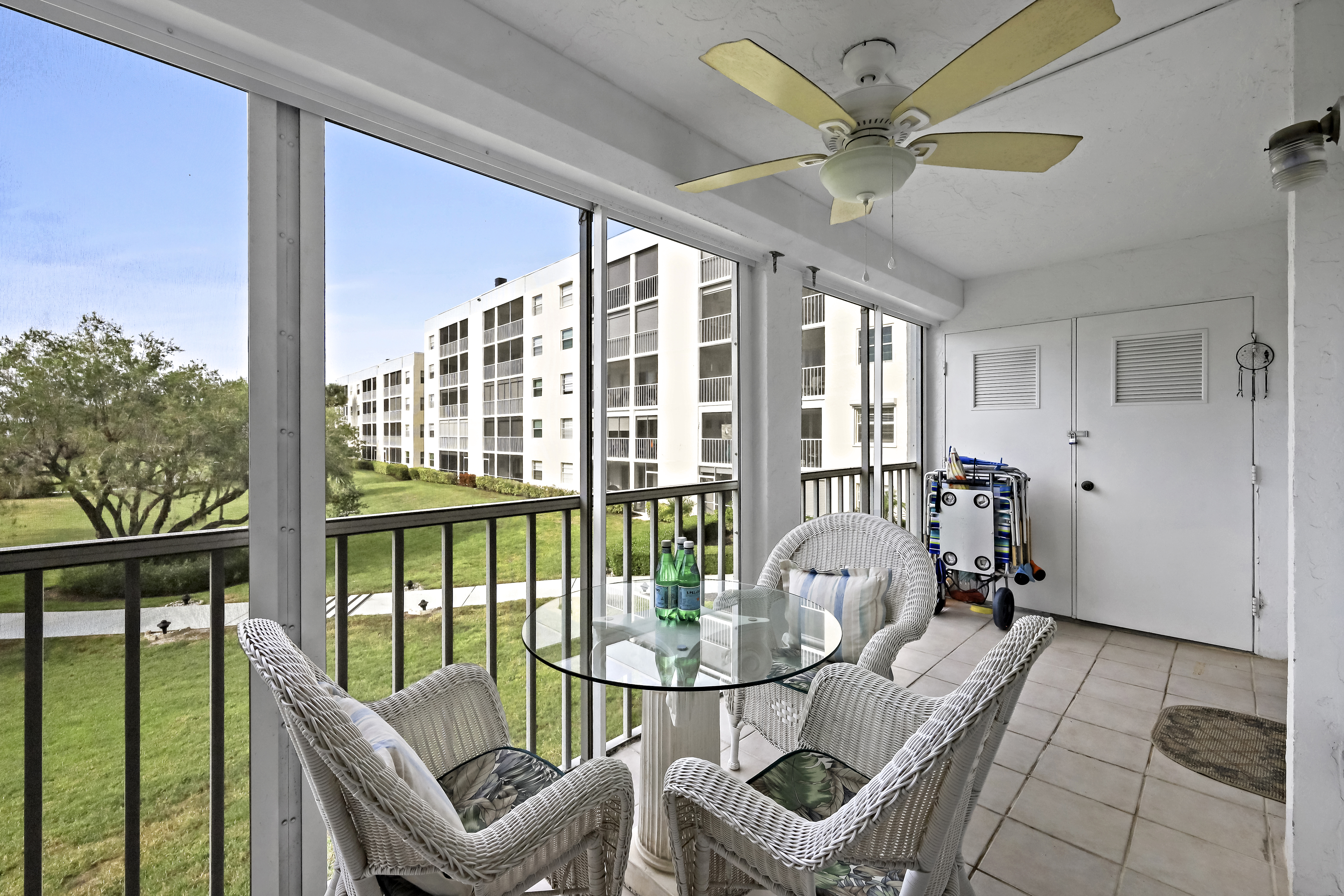 Heated Pool And Spacious Balcony - Charming Coastal Retreat - Marco Island, FL