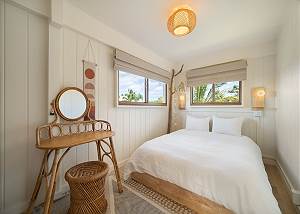 Second guest room with Queen Bed