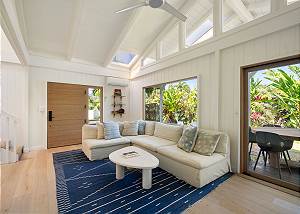 Beautiful, upgraded decor and furnishings