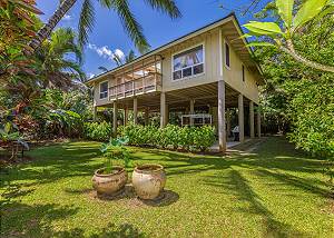 Set above, this home is tropical paradise at its best. 