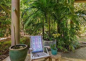 Outdoor shower area, downstairs area for relaxing. 