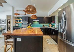 Great kitchen with stainless steel appliances