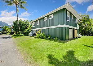 Located in the heart of Hanalei