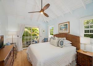Private guest room with lanai entrance