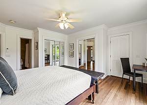 Downstairs guest bedroom 1 