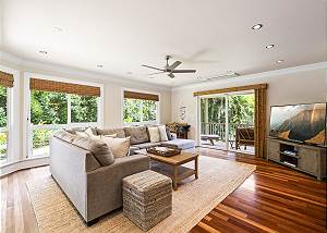 Gather to watch movies and relax