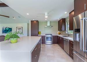 Enjoy an island meal prepared in this fully equipped kitchen.