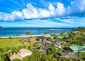 Within walking distance to Hanalei Bay