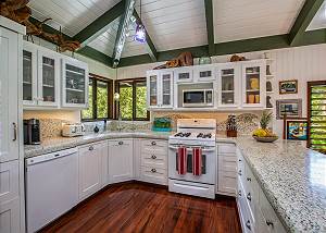 Full kitchen with all the utensils