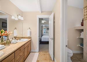 Shared bathroom between guest rooms