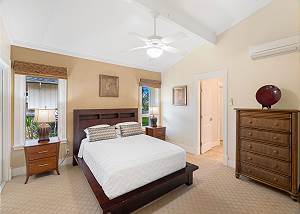 Guest room with Jack n Jill bathroom