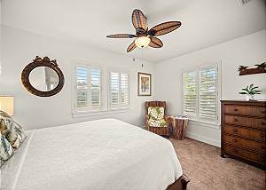 Spacious guest room 