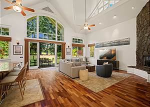 Spacious vaulted ceilings