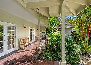 Paradise views upon entrance to the home