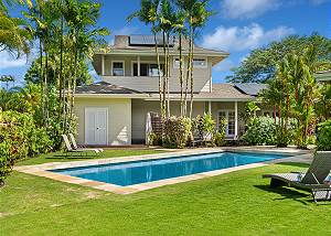 Private pool & balcony views