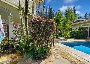 Outdoor shower to rinse off