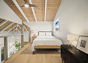 Loft area with Queen bed