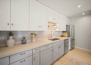 Fully stocked kitchen for all your home needs