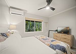 Comfortable bed, plush linens and AC