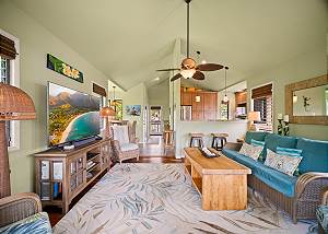 Living area with TV, Books and more