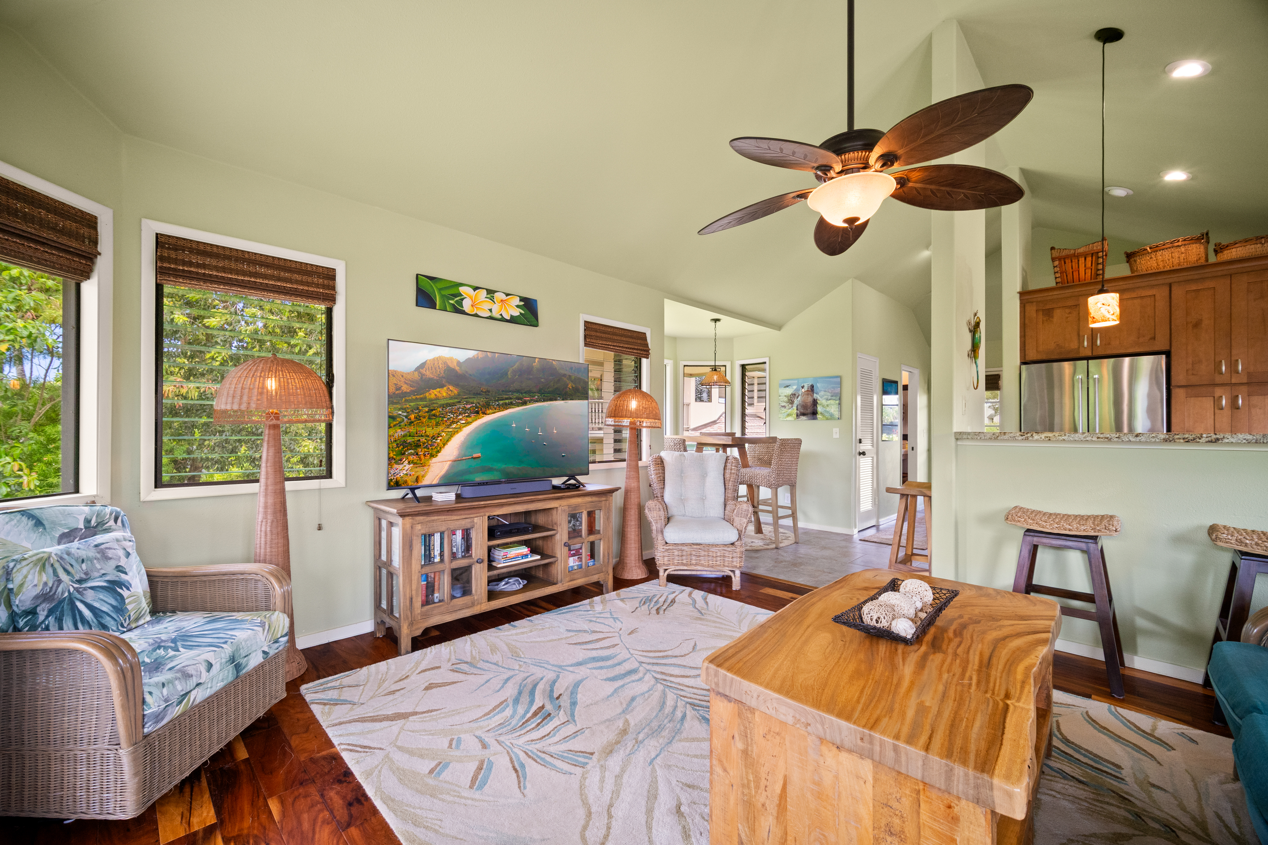 Hanalei Bay Villas #2, Beautiful Free-standing Hawaii Villa, walk to beach
