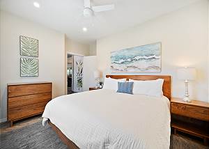 Guest bedroom  with King Bed