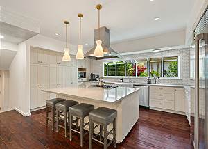 All the kitchen gadgets and kitchen amenities 