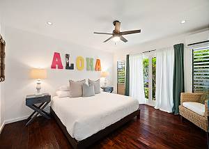 Guest Bedroom, Light and bright 