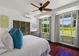 Guest Bedroom, with King bed and Air conditioning 