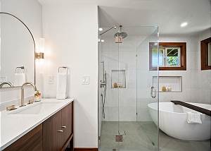 Gorgeous spa like bathroom