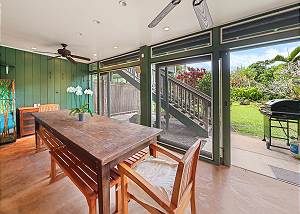 Outdoor dining with enclosure