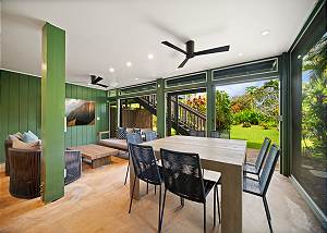 Enjoy dining "al fresco" in the enclosed space