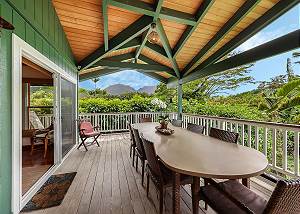 Upstairs lanai for dining