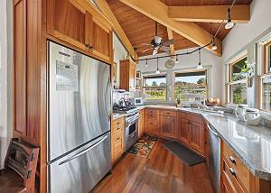 Kitchen equipped with all the cooking essentials