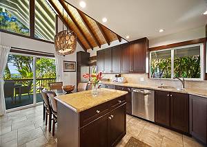 Full equipped chef's kitchen