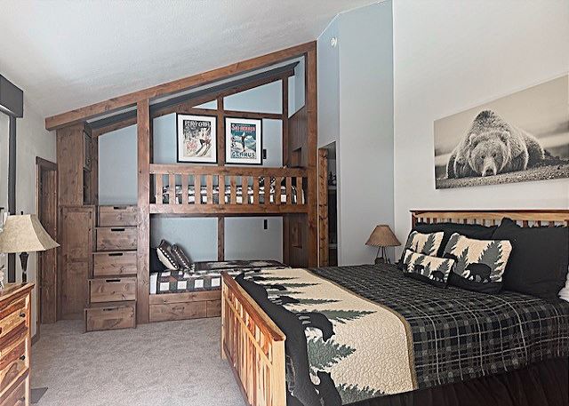 # 6 Bear Loft Retreat