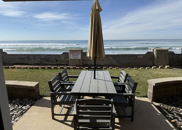 E15 Ultimate Beachfront Cottage