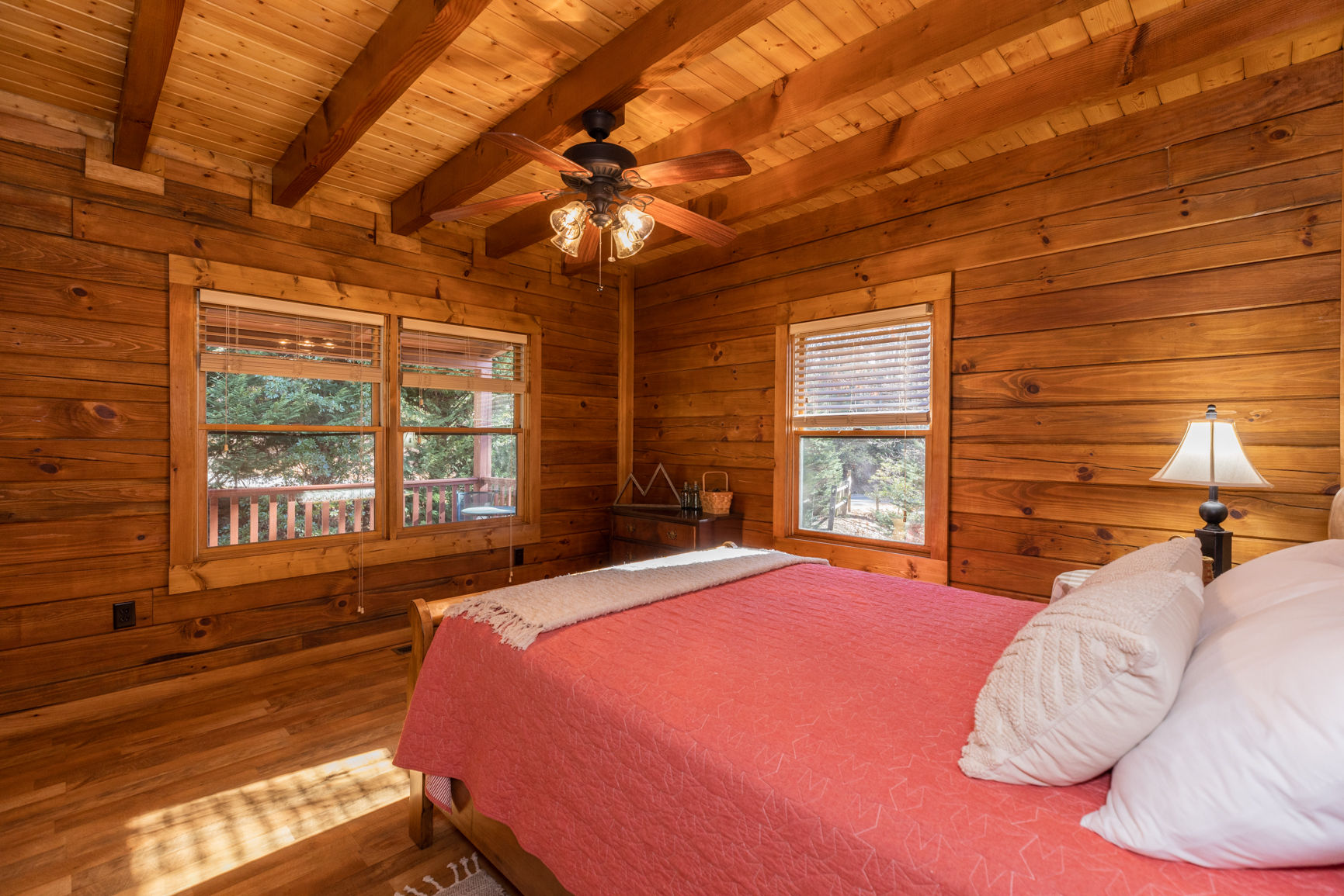 Main Floor Queen Bed