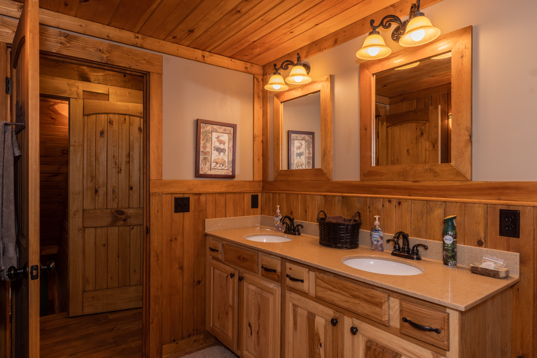 Main Floor Full Bath