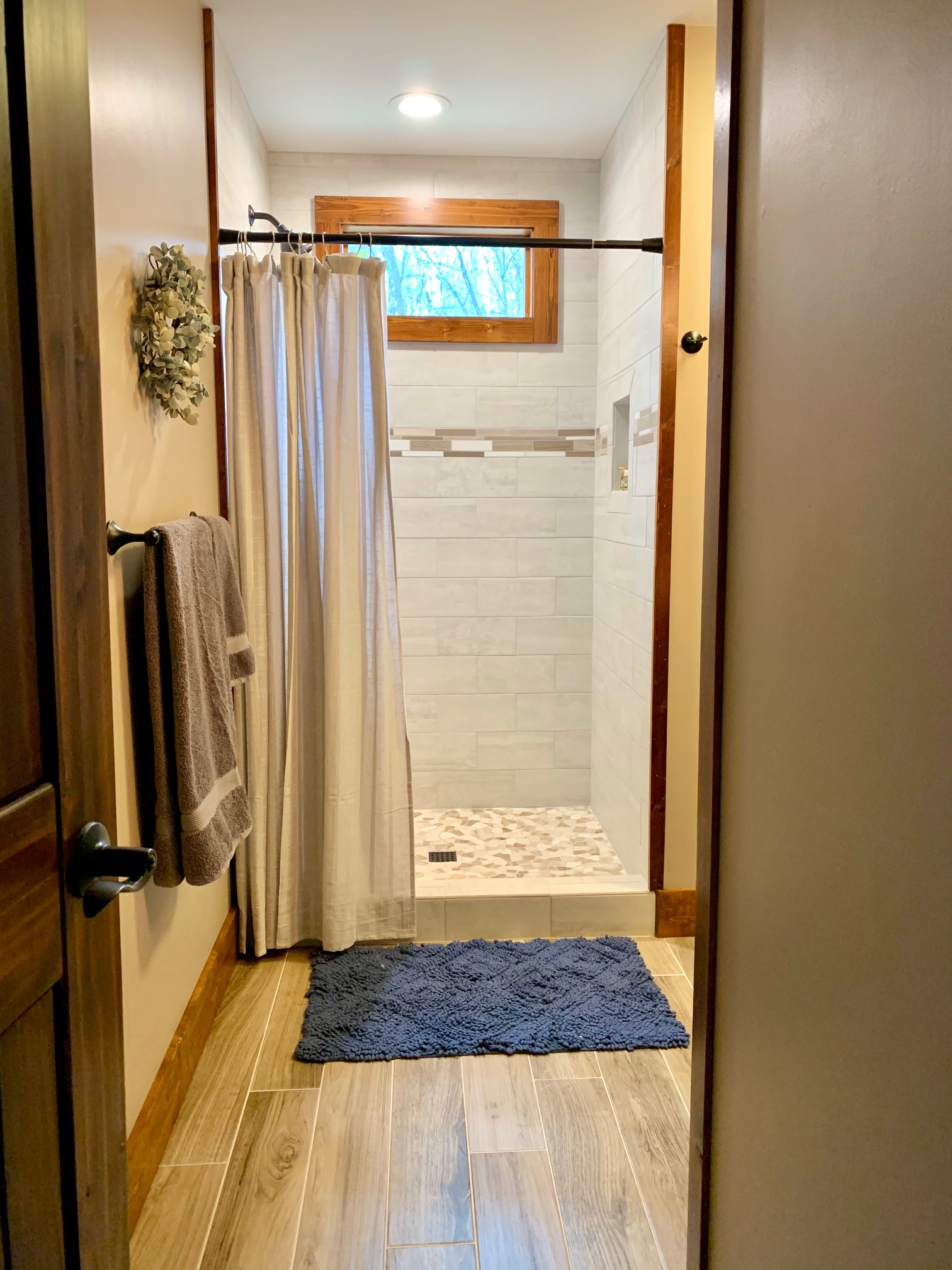 Queen Suite Bathroom