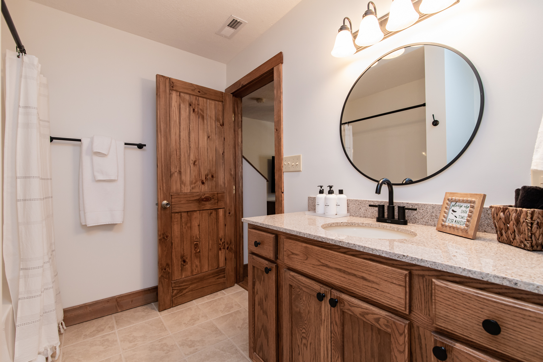 Lower Level Full Bath