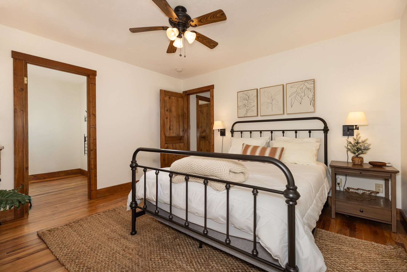 Lower Level Queen Bedroom