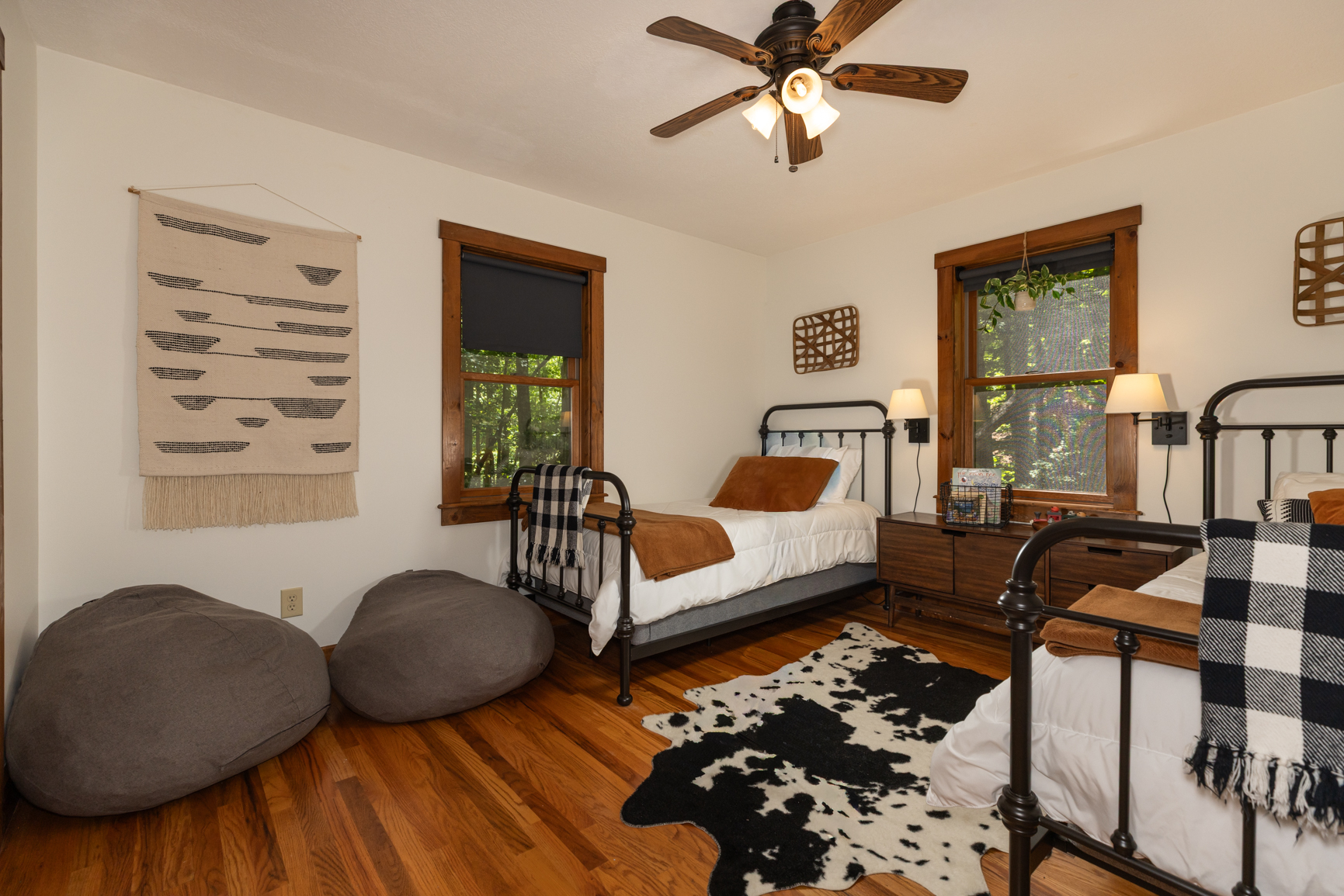 Lower level Twin Bedroom