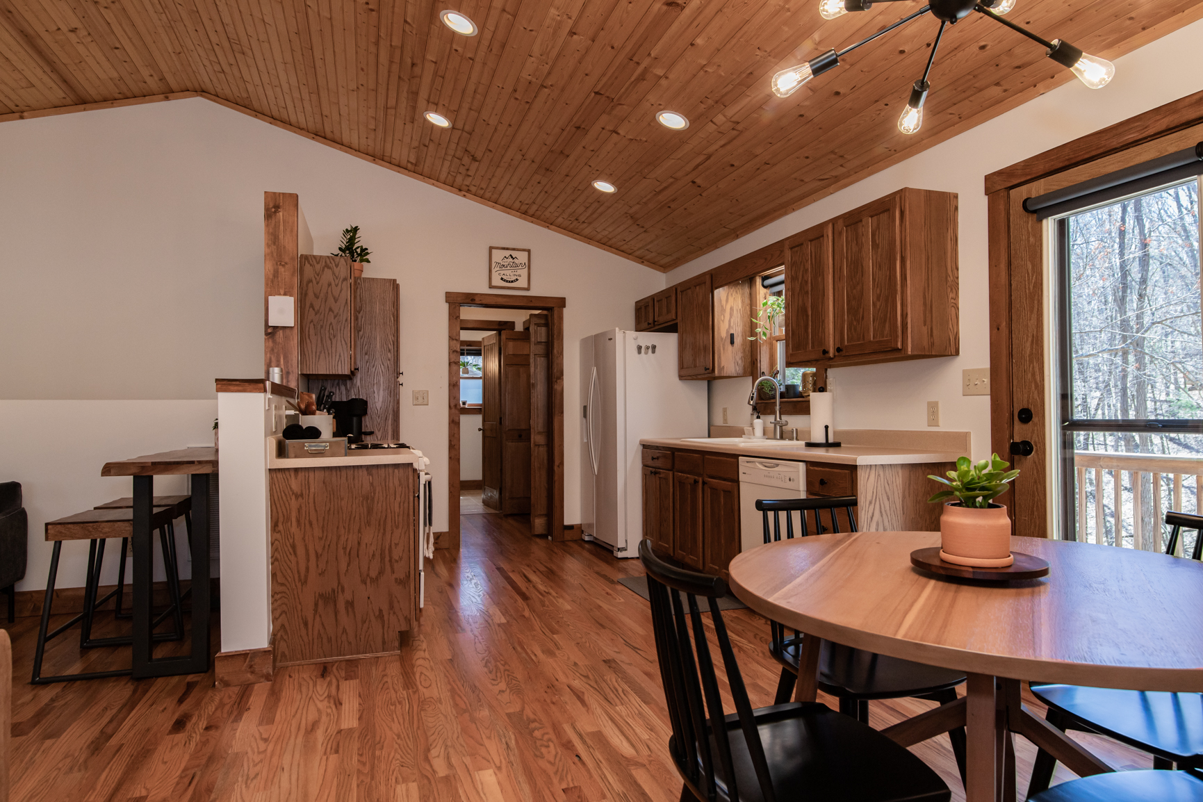 View towards kitchen