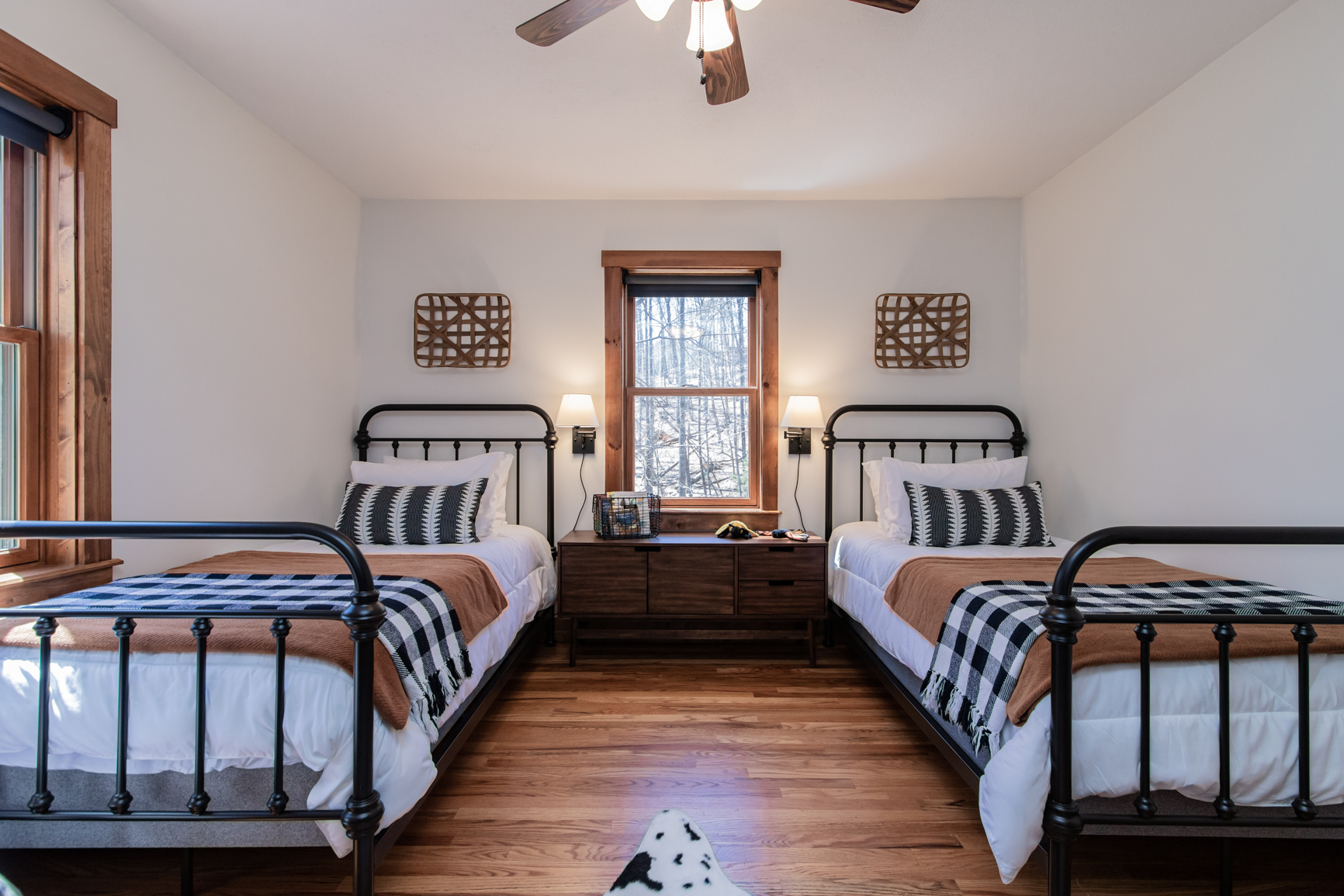 Lower Level Bedroom 2 twins