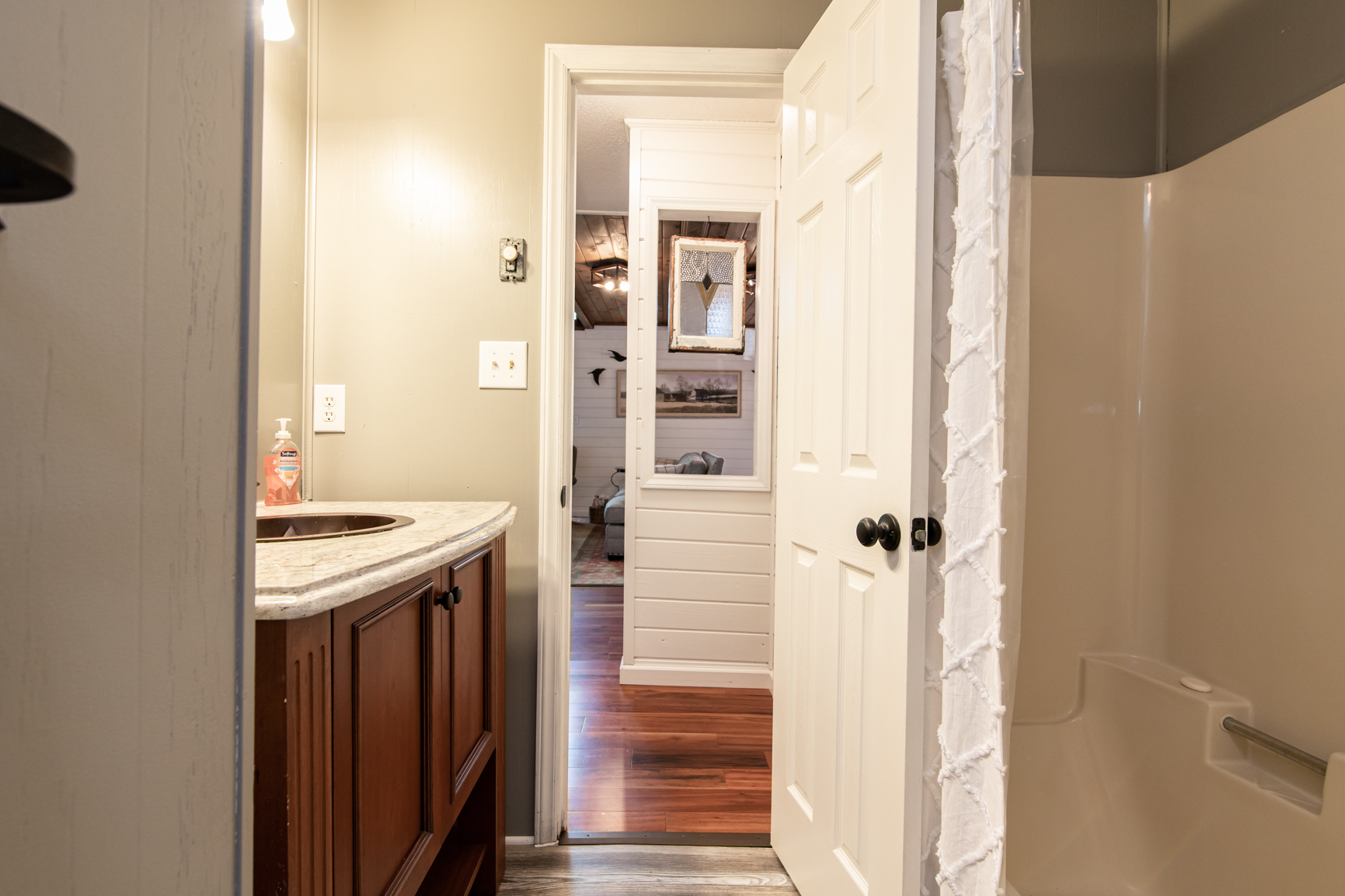 Main Floor full bath